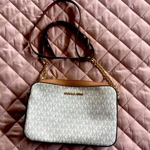 Michael kors hand bag